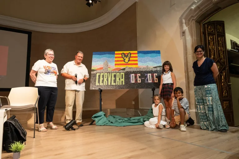 Un trencadís per al Mil·lenari: de la foscor a la llum en mil anys de Cervera