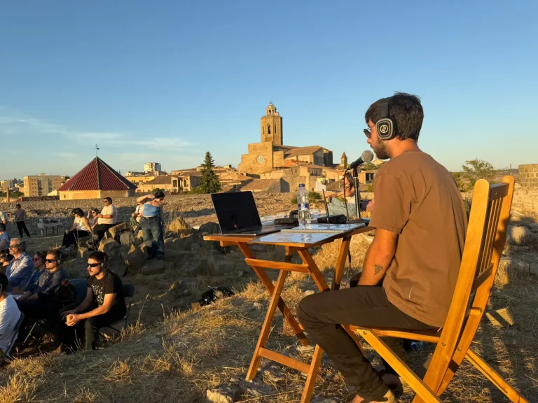 El radioteatre de Jon Arrizabalaga reconnecta Cervera amb les seves arrels