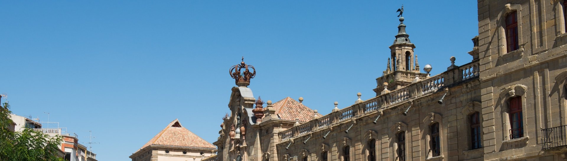 Façana principal de la Universitat de Cervera.